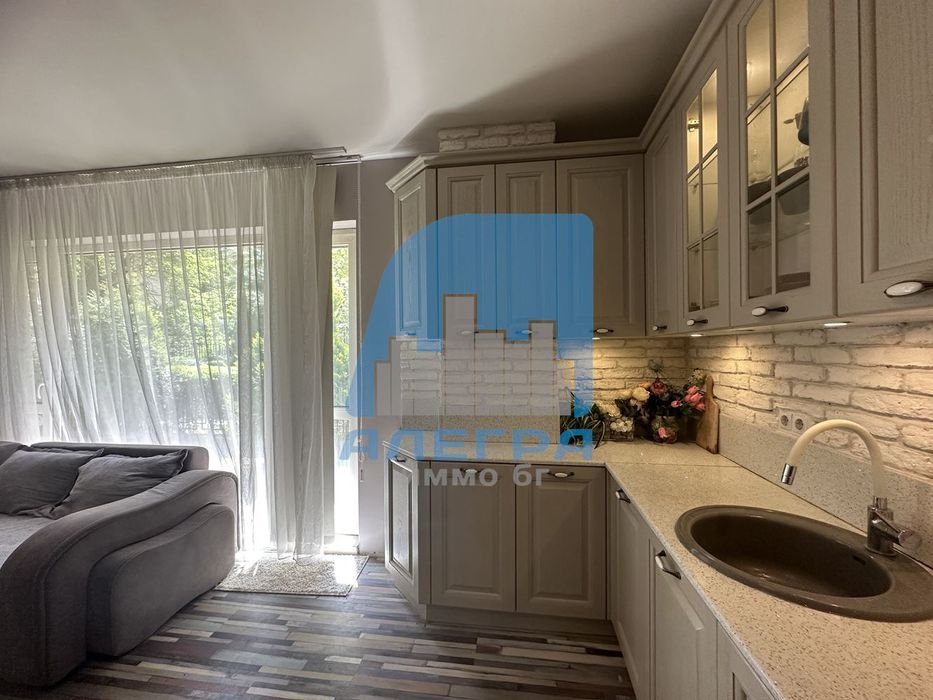 2-стаен в София-Изток площ 110 цена 1000