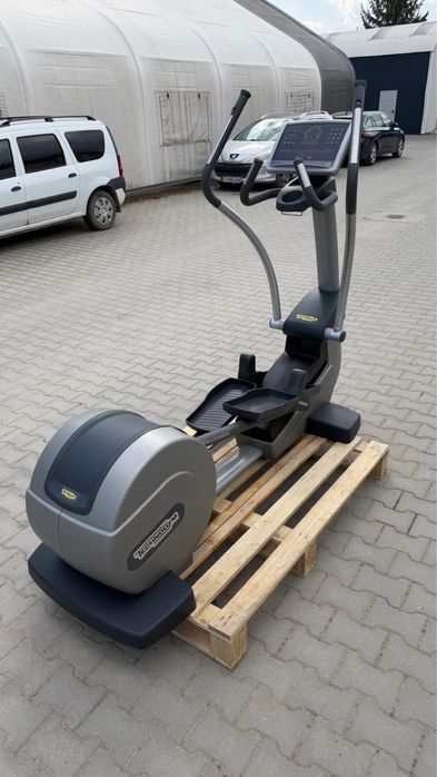 Technogym Synchro 700 Eliptică Cross Trainer Aparat Cardio