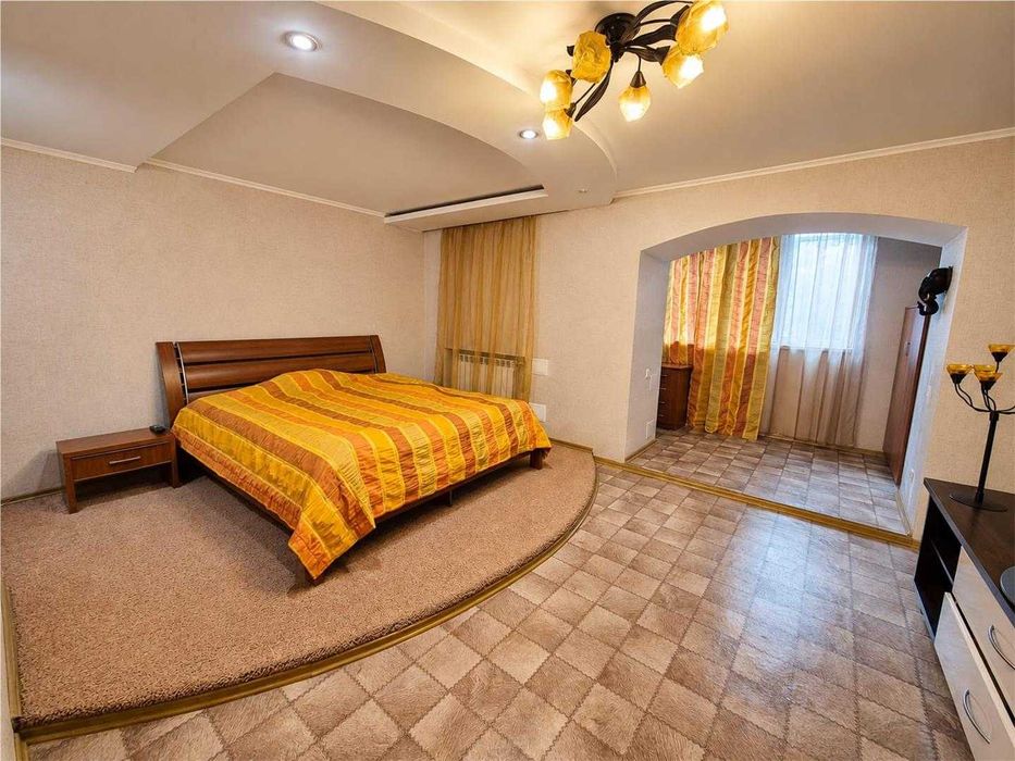 Продам 3 комн квартиру студию, на востоке