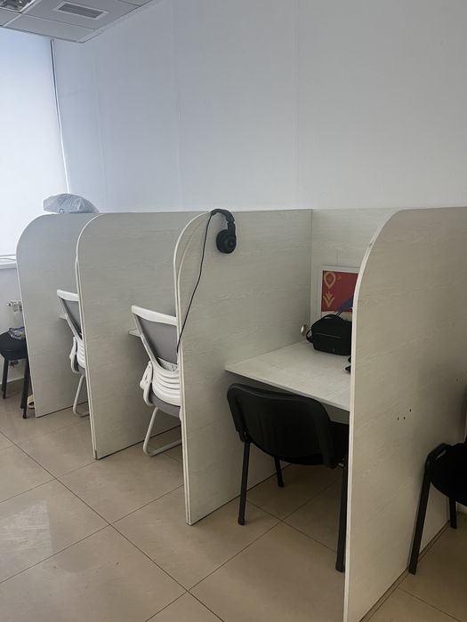 Столы для  одела продаж