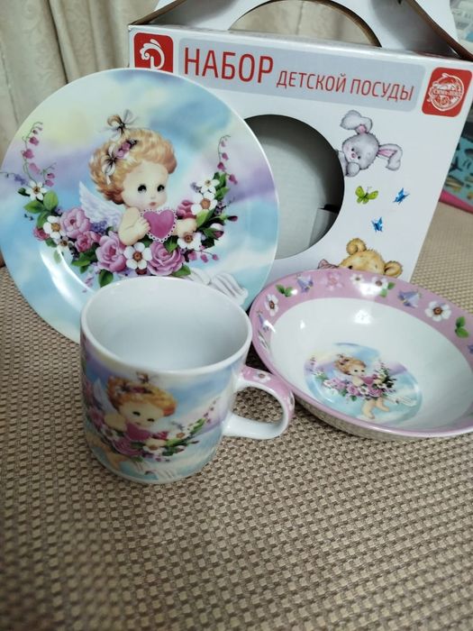 Продам детскую посуду