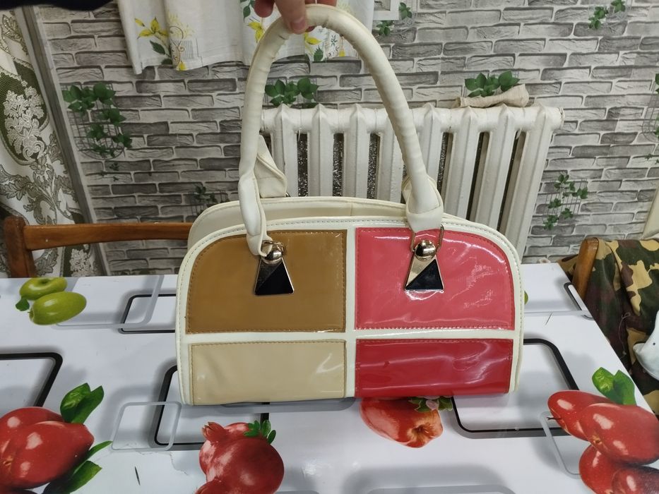 Сумки  женские цена за обе