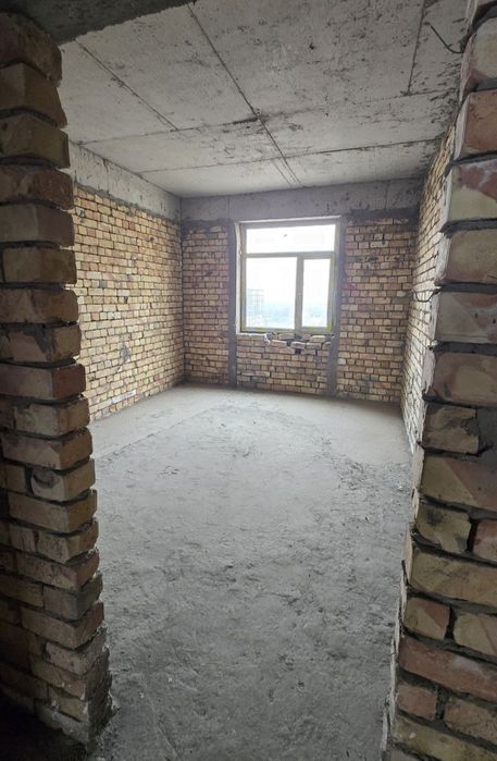 Продаётся 3-х  комнатная квартира Янгихаёт Спутник 7