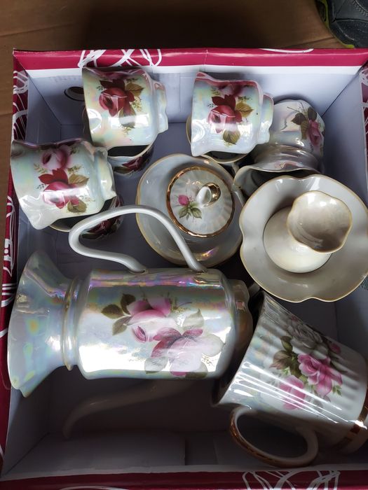 Продам фарфоровую посуду