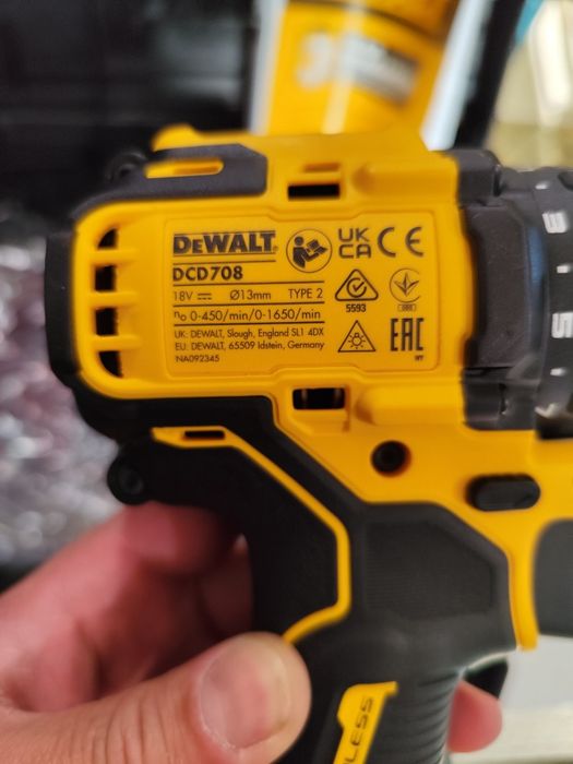 Акумулаторен безчетков винтоверт Девалт DeWALT DCD708NT