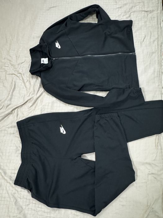 Nike (Найк) оригинален юношески сет – анцуг и 2 тениски, размер 160-168 см