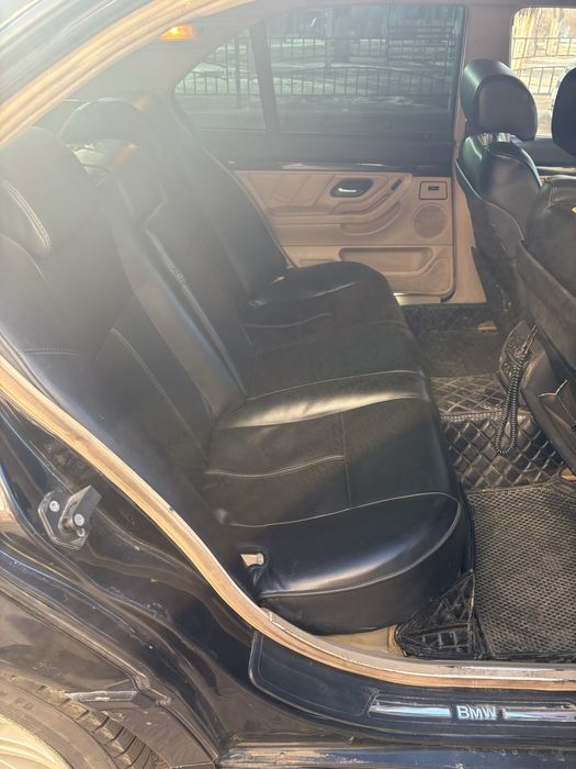 Продам BMW E38 в хорошем состоянии