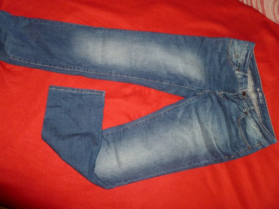 XL страхотни дънки с капси и черепи