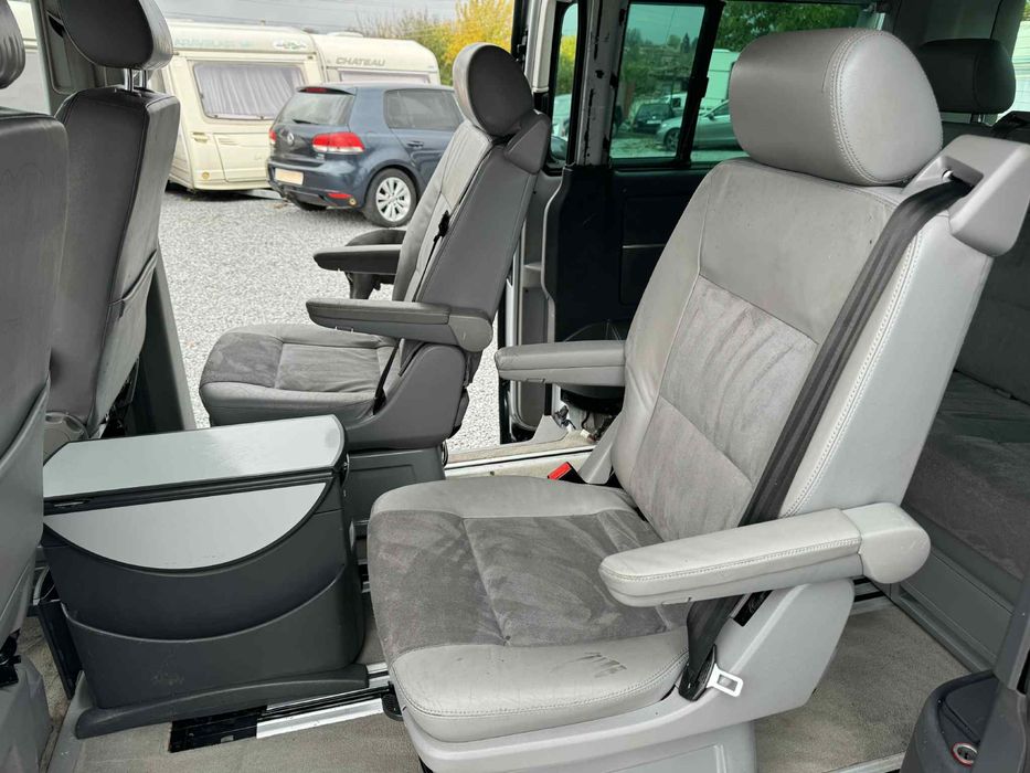 Седалки от мултиван в отлично състояние