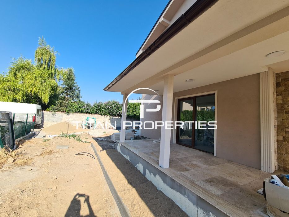 Продава се Къща в Пловдив, Коматевски възел - 264 кв.м за 1326 €/кв.м - Снимка #2