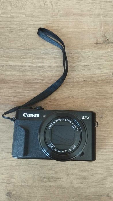 Фотоапарат Canon PowerShot G7 X Mark II, 20.1MP, Black с  калъф