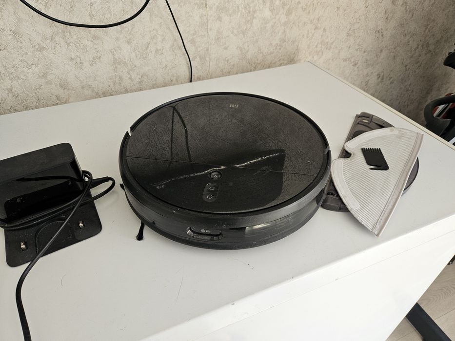 Продам робот пылесос