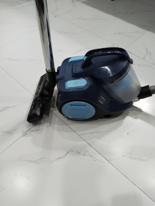 Пылисос  фирма  Tefal