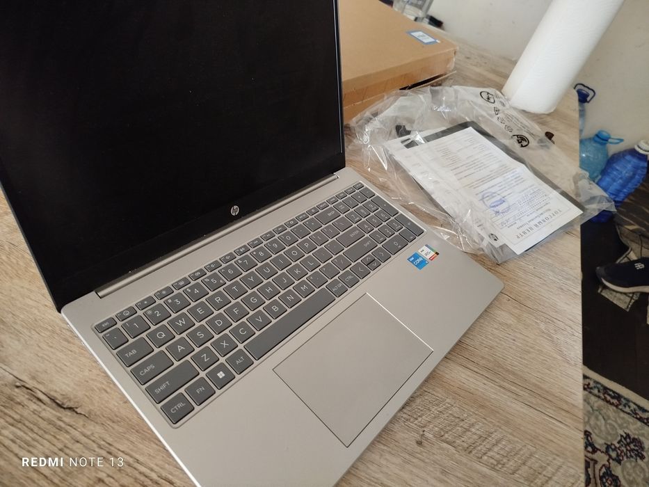 HP komp sotiladi yangi  olinganiga 7oy bolgan