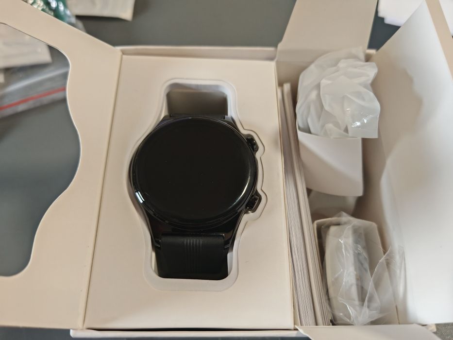 Смарт часовник HONOR