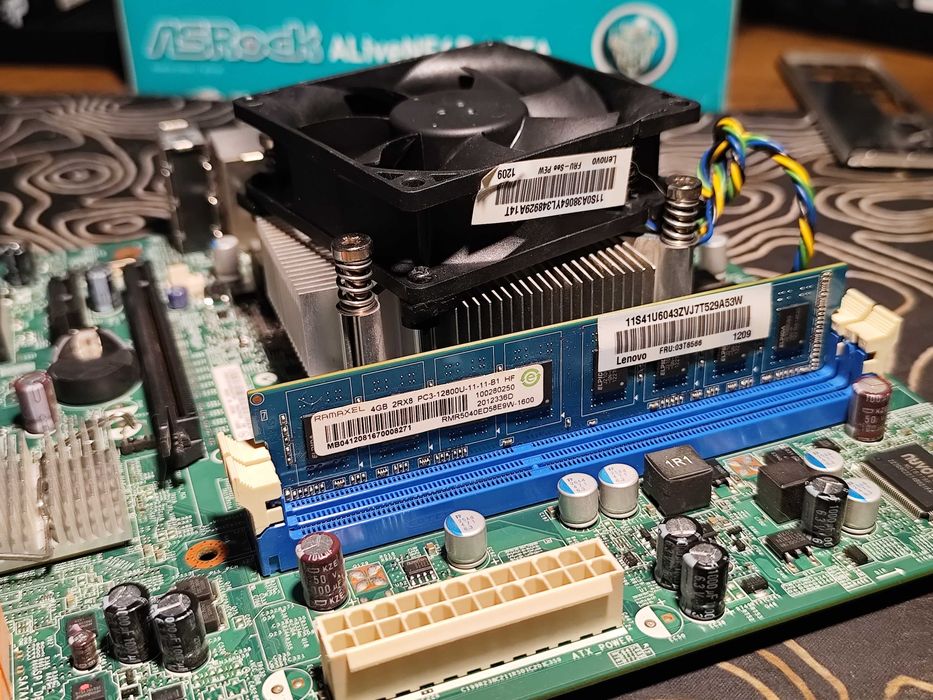 Kit Placa de Baza + I3 + 4GB Ram - Semi Defect
