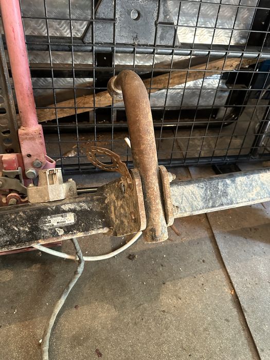 Фаркоп на Nissan Patrol