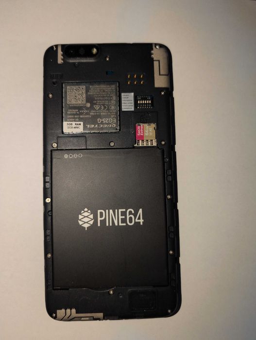 PinePhone 64 Manjaro CE 3GB RAM cu card SanDisk 65GB