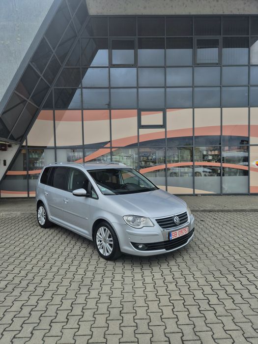 VOLKSWAGEN Touran 2010 — imagine 2
