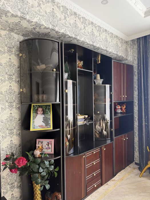 Стенка в гостиную  и подиум под tv