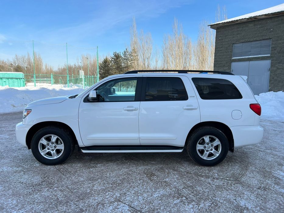 Тойота 33.5 млн обмен на квартиру в астане !