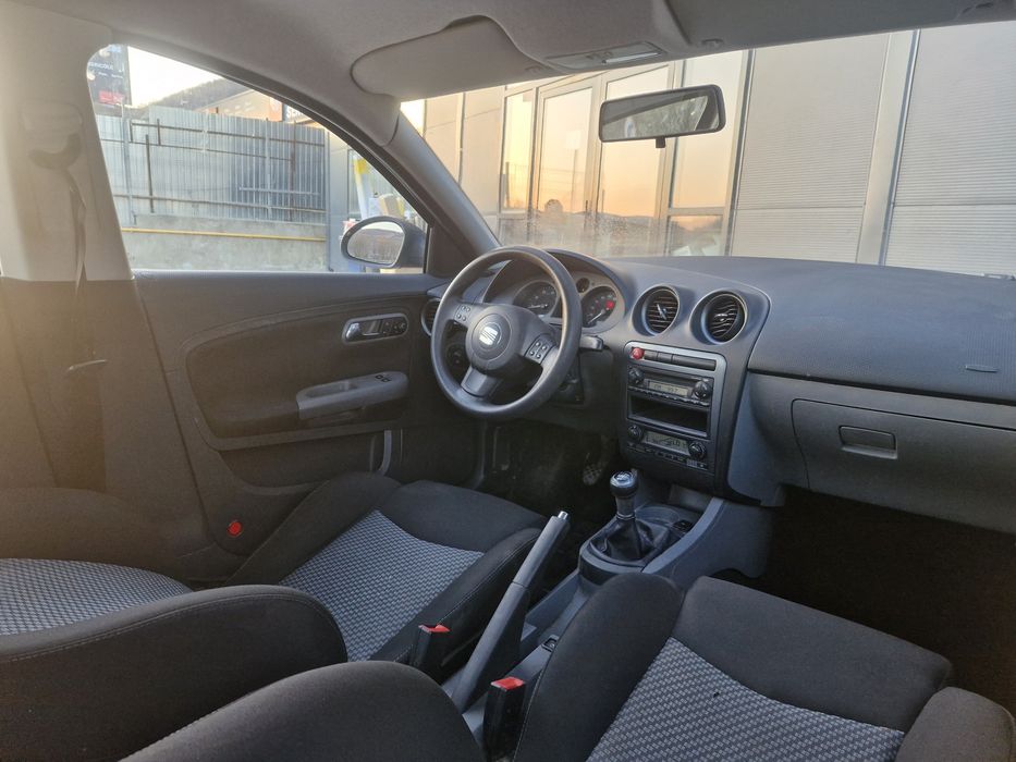 Seat Ibiza 2009 1.4benzina 86cp climatronic Pilot automat