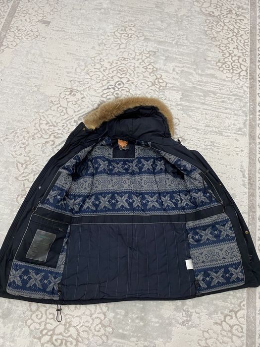 Продам куртку (пуховик)