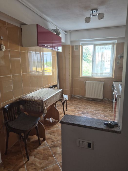 Închiriez apartament
