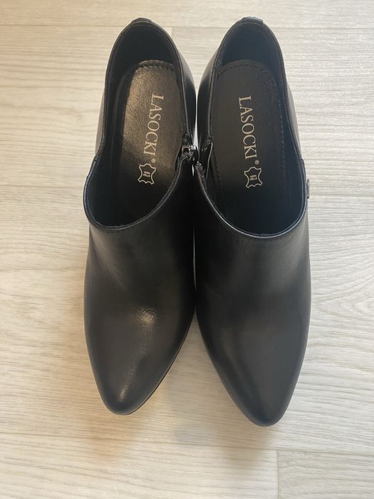Pantofi cu toc Lasocki