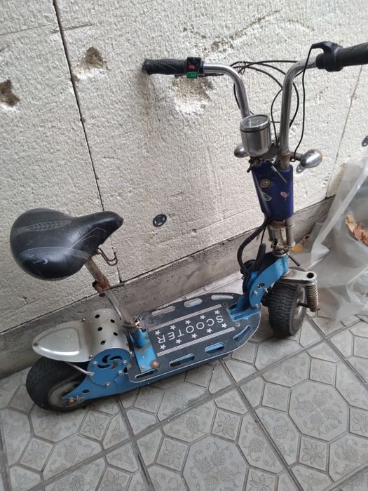 Электро-скутер продам.