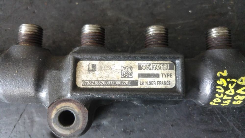 Rampa injectoare 1.6 tdci ford focus 2 peugeot 206 307 308 9654592680
