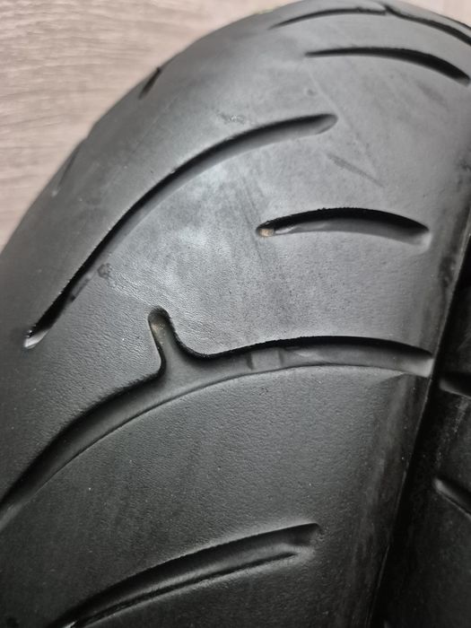 Set anvelope moto 120 70 17 cu 180 55 17 Bridgestone bt023