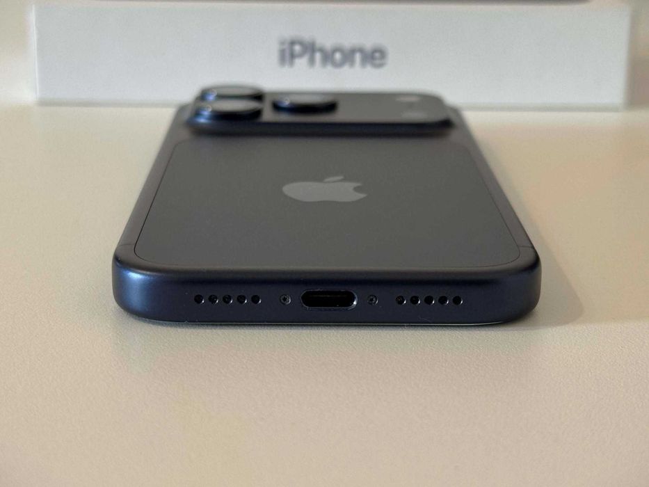 Бартер! 16м.Гаранция! Като НОВ! iPhone 17 Pro Deep Blue (Син) 100% Батерия.