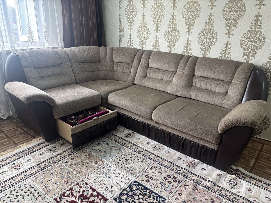 Угловой диван с креслом