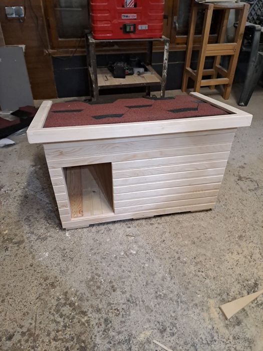 Къща за кучета...