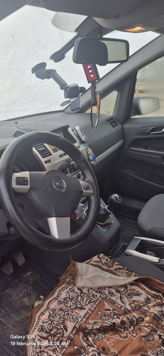 Opel zafira B  1.9 .diesel 150cp faruri bixenon