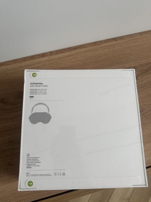 Продам наушники AirPodsMax