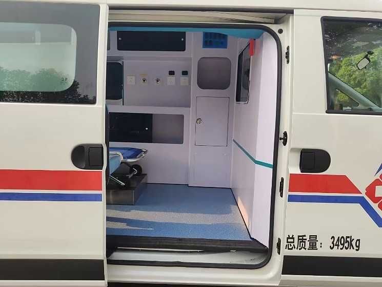 Электрическая машина скорой помощи Maxus V1 Ambulance/ пробег 385 км
