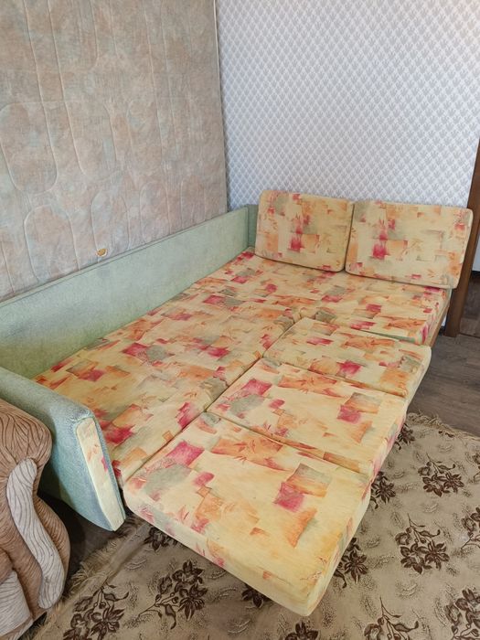 Диван в хорошем состоянии.