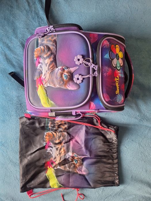 Продам портфель и сумка для сменки.