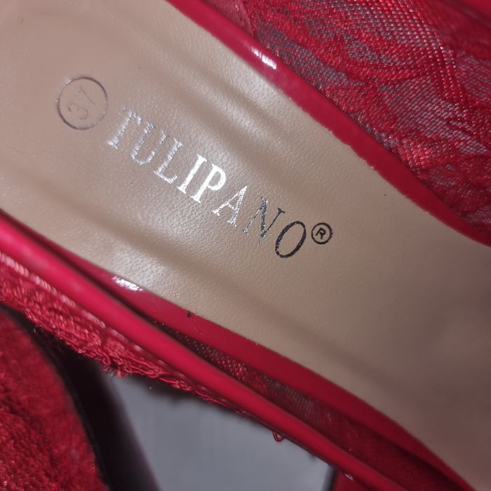 Pantofi rosii din dantela cu piele 37