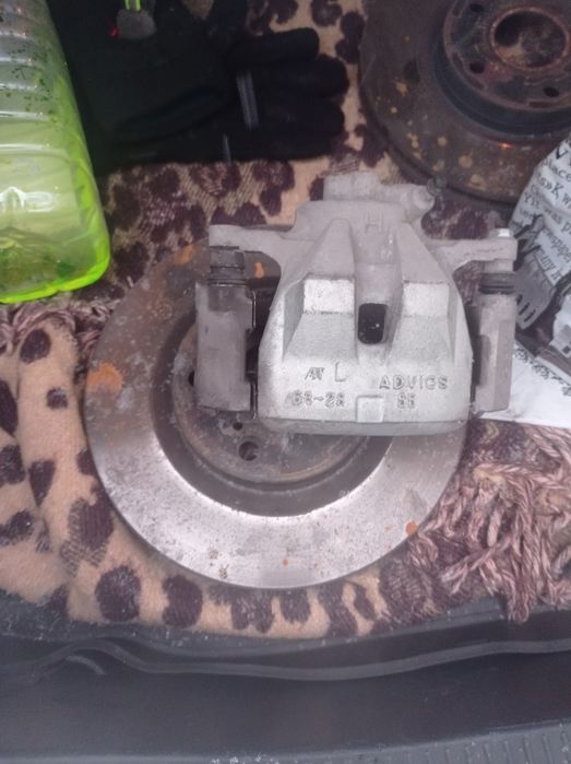 Продам суппорта с тормазныим дисками Камри 55