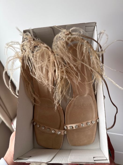 Модерна и шармантна бална рокля