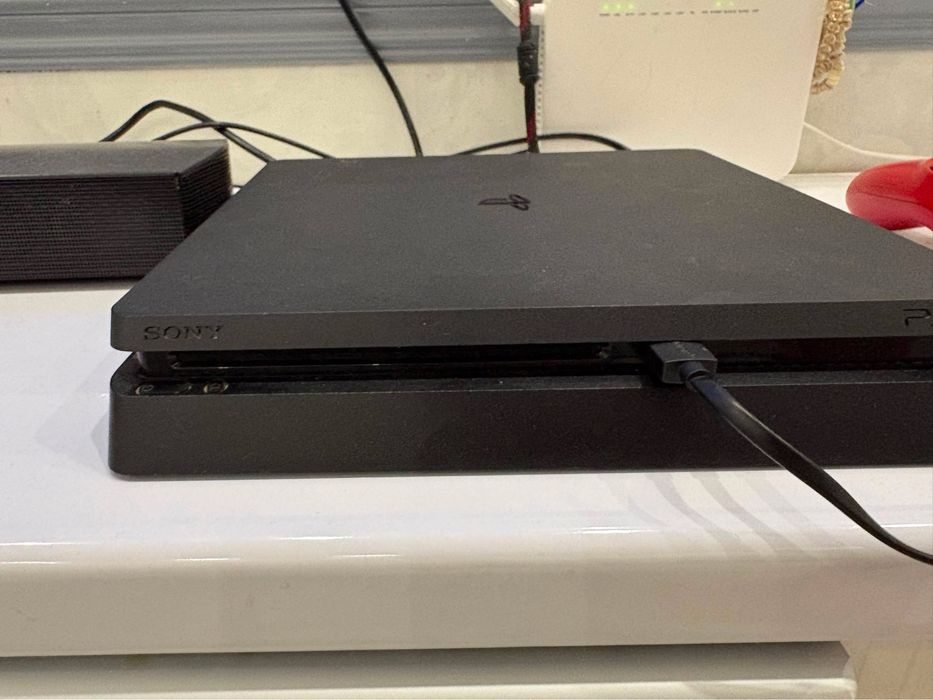 PlayStation 4 Slim
