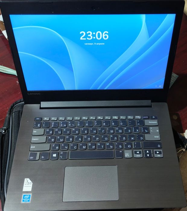 Офисный ноутбук Lenovo