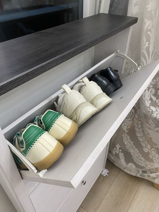 Обувница высокая