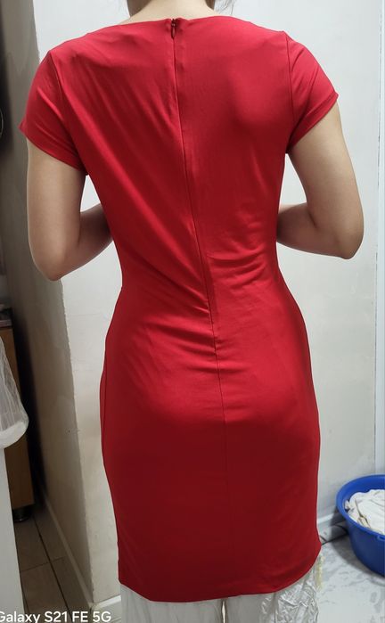 Қызыл көйлек сатылады 2500