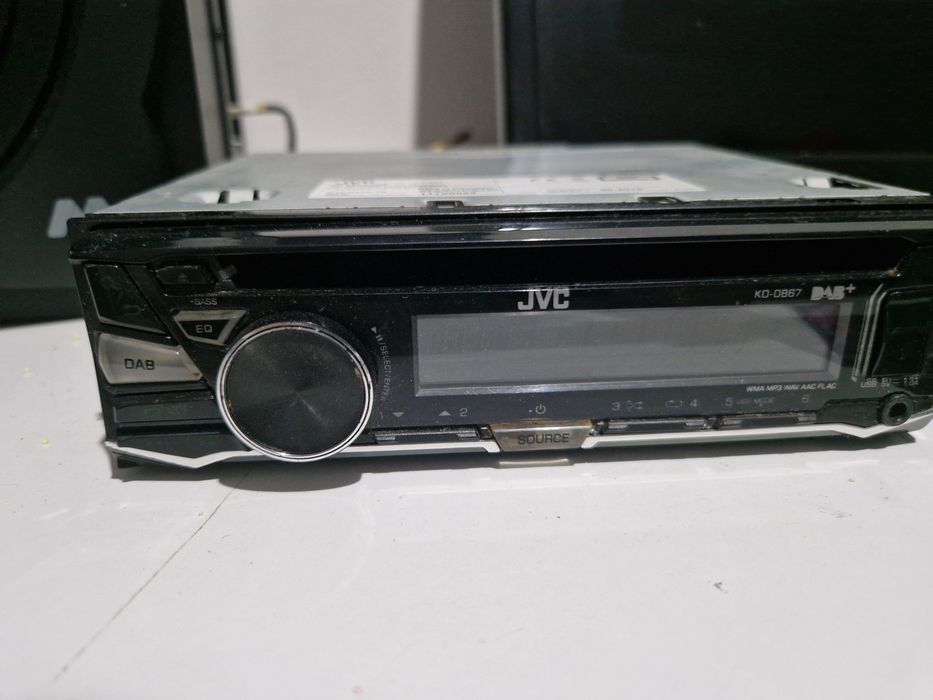 Vand casetofon jvc+subwoofer si 2 sateliti