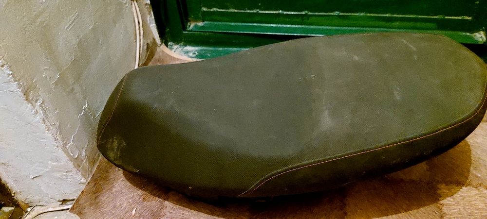 Продам сиденье от скутера