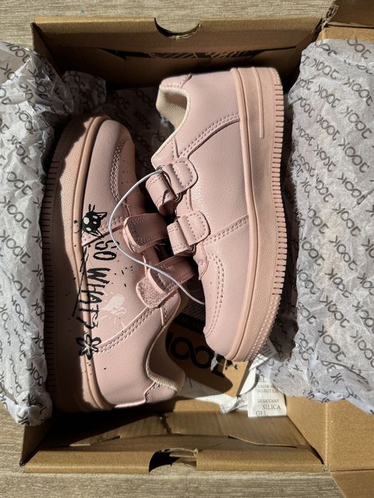 Кроссовки на девочку 28 р, 19 см